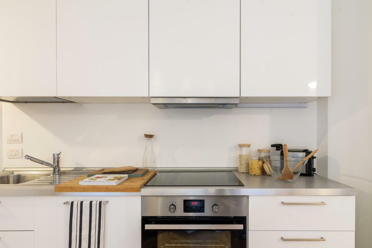 Joivy Homey 1-Bed With View Near Citylife Милано Екстериор снимка