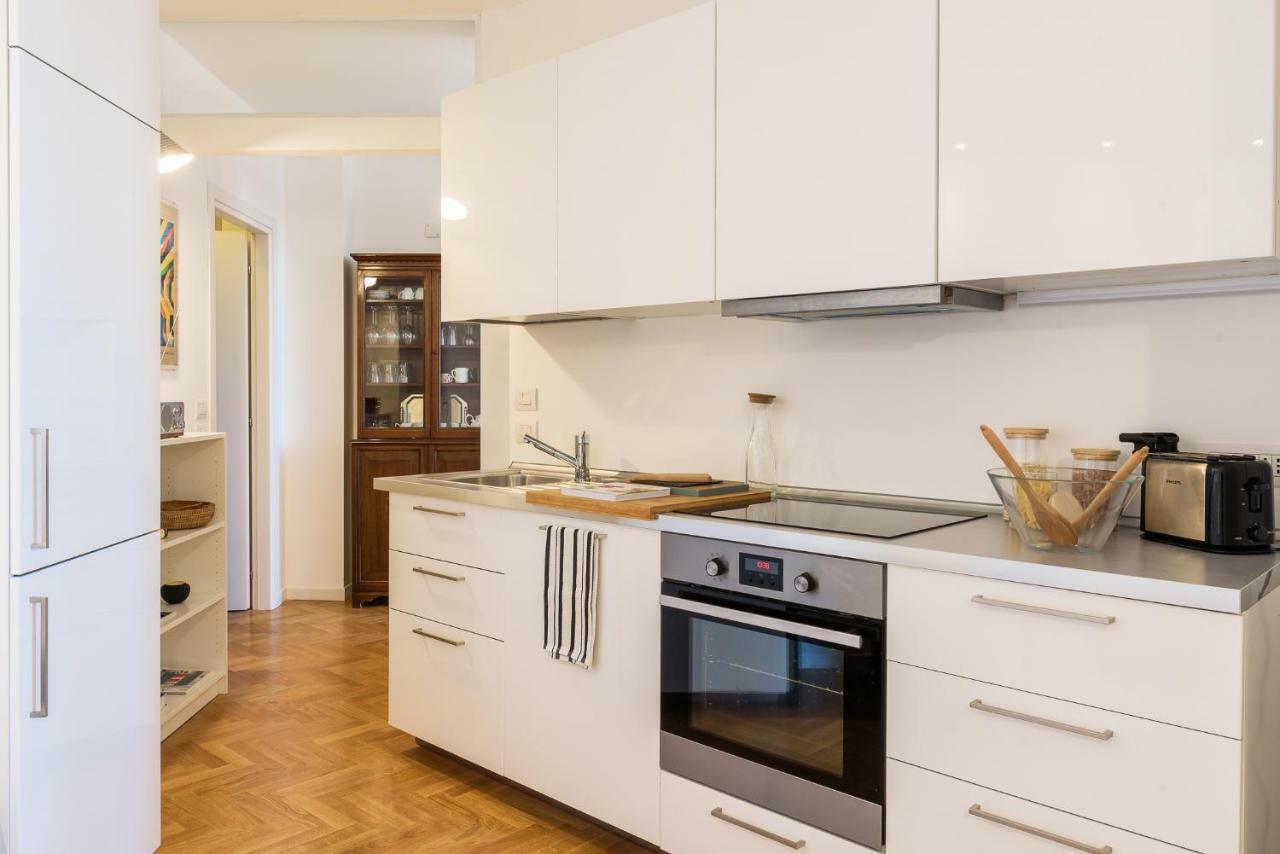 Joivy Homey 1-Bed With View Near Citylife Милано Екстериор снимка